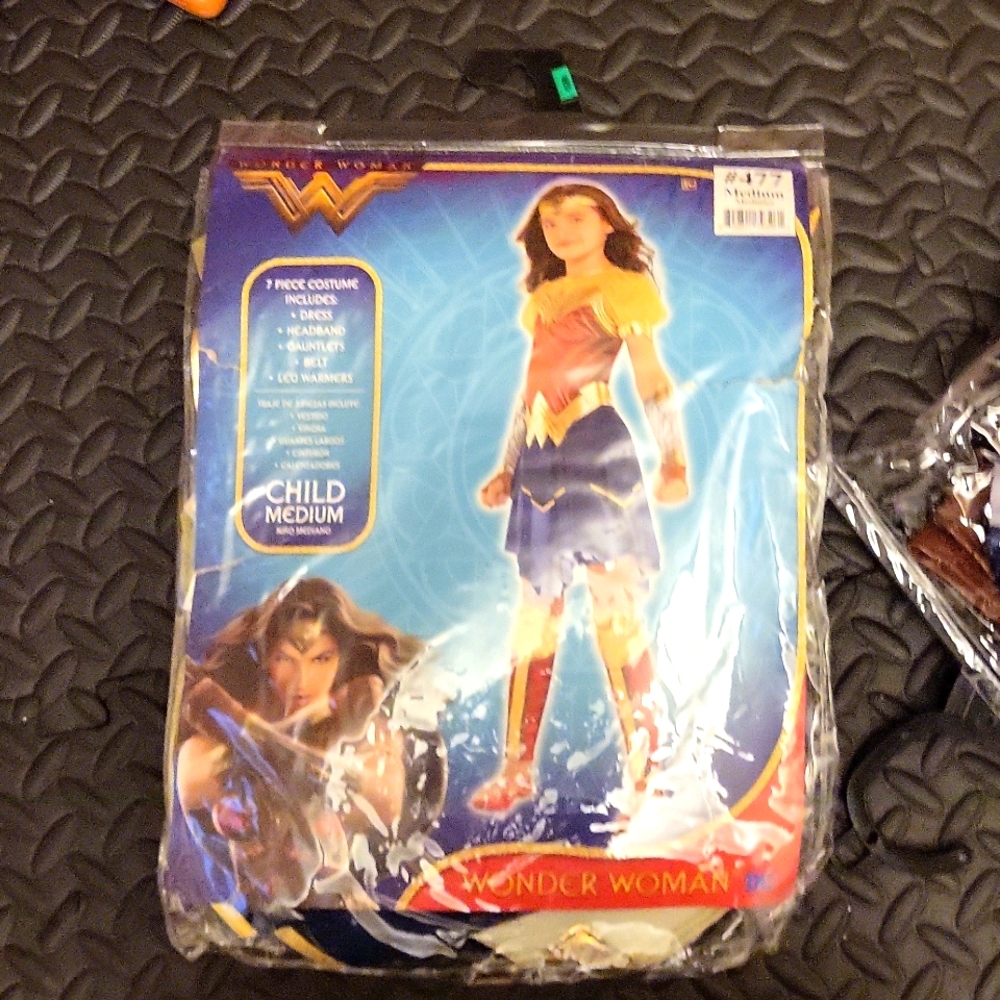 NWT wonder women costume